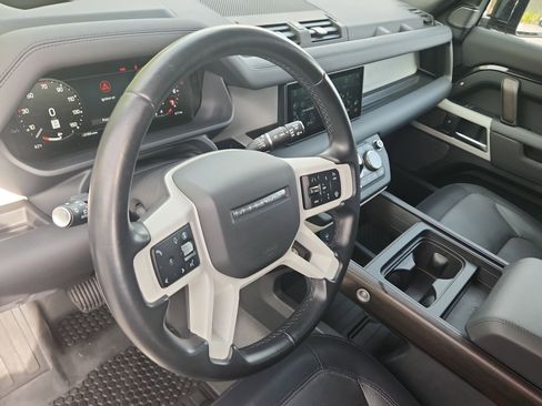 Used 2024 Land Rover Defender 110 X-Dynamic SE AWD/4WD image 4