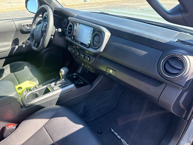 Used 2023 Toyota Tacoma TRD Sport w/ TRD Premium Sport Package AWD/4WD image 15