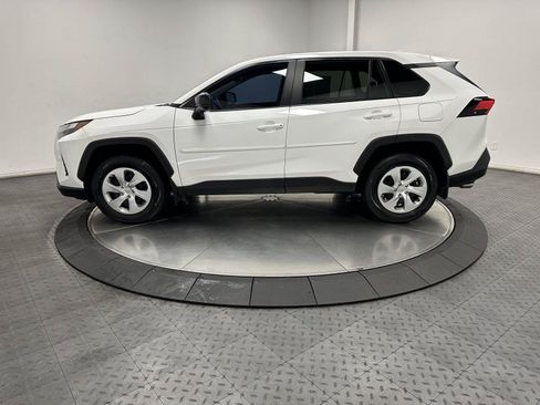 Used 2023 Toyota RAV4 LE AWD/4WD image 8