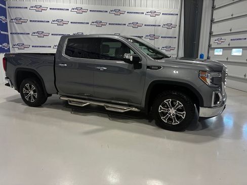 Used 2022 GMC Sierra 1500 SLT w/ SLT Convenience Package AWD/4WD image 9
