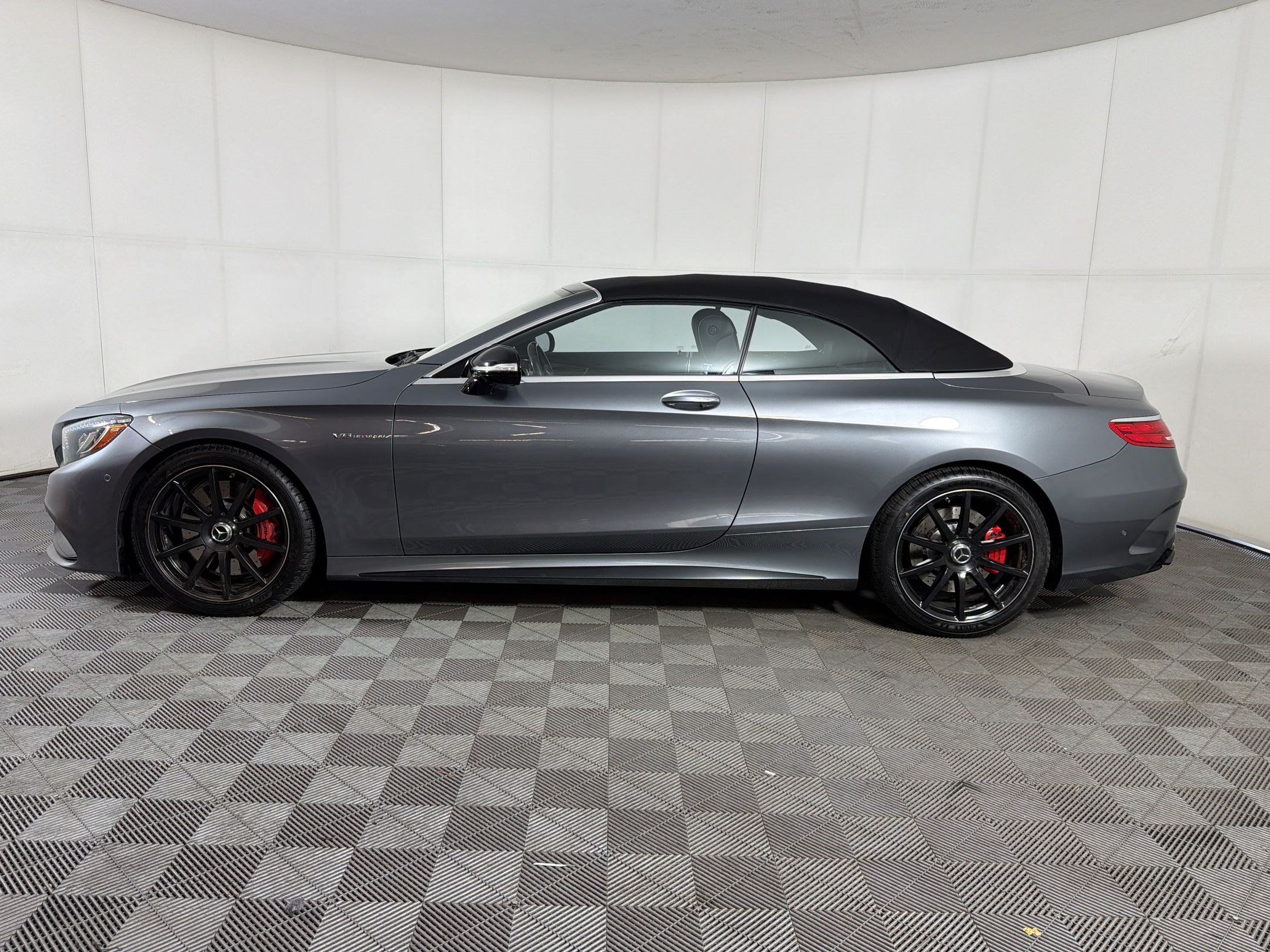 Used 2017 Mercedes-Benz S 63 AMG 4MATIC Cabriolet image 2