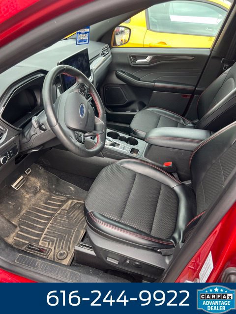 Used 2024 Ford Escape ST-Line w/ Tech Pack #1 AWD/4WD image 4