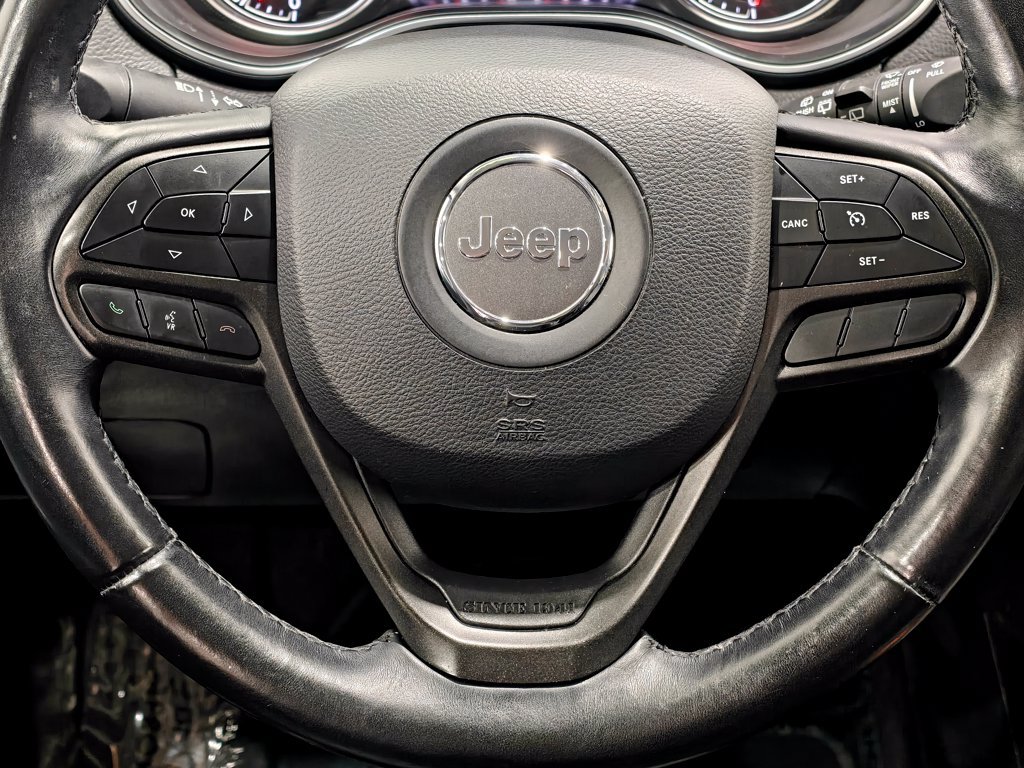 Used 2019 Jeep Cherokee Trailhawk AWD/4WD image 5