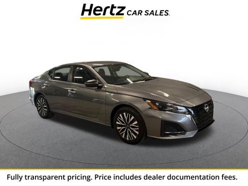 Used 2025 Nissan Altima 2.5 SV FWD image 1