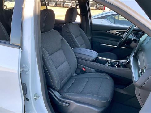 Certified 2025 Chevrolet Traverse LT image 10