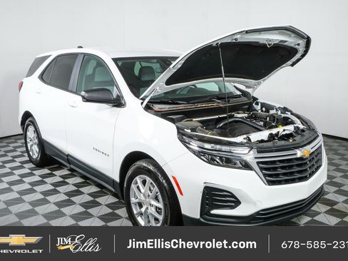 Certified 2024 Chevrolet Equinox LS w/ LS Convenience Package FWD image 32