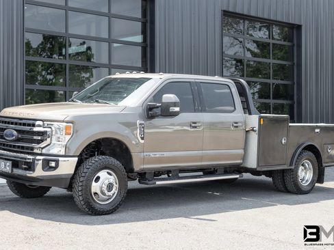 Used 2020 Ford F350 Lariat w/ Lariat Value Package AWD/4WD image 2