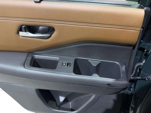 Used 2024 Nissan Pathfinder Platinum w/ Cargo Package image 42