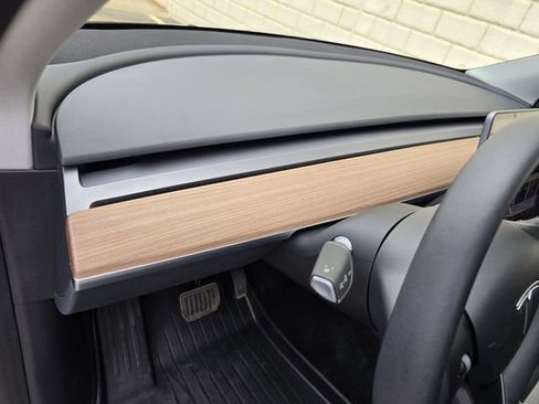 Used 2024 Tesla Model Y Long Range image 34