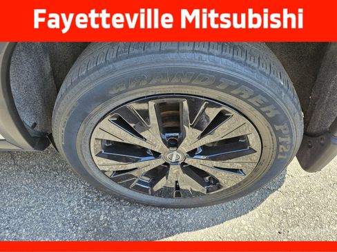Used 2023 Nissan Rogue SV AWD/4WD image 7