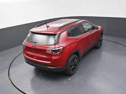 New 2026 Jeep Compass Latitude image 17