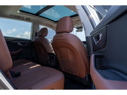 Used 2022 Audi Q8 Premium Plus image 16