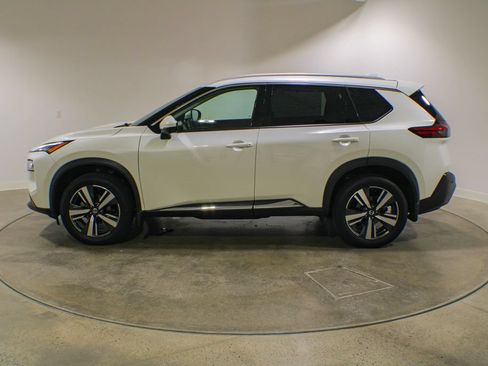 Used 2021 Nissan Rogue SL AWD/4WD image 2