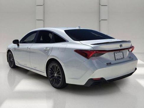 Used 2019 Toyota Avalon XSE FWD image 3