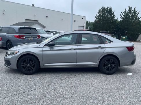 Used 2022 Volkswagen Jetta SE w/ Panoramic Sunroof Package FWD image 7