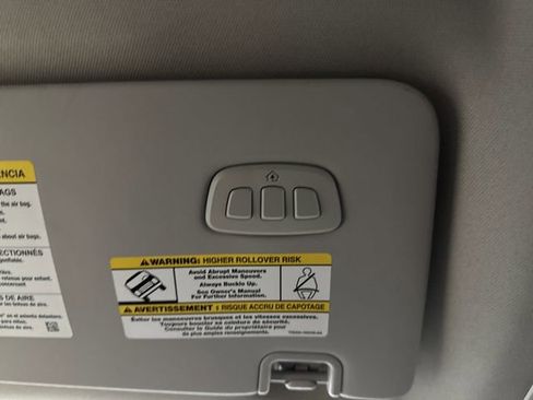 Used 2024 Ford Ranger Lariat w/ FX4 Off-Road Package image 28