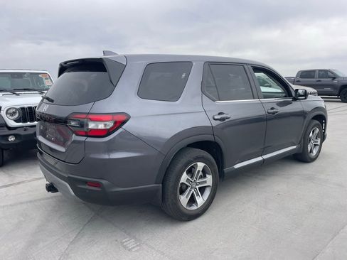 Used 2024 Honda Pilot EX-L image 3