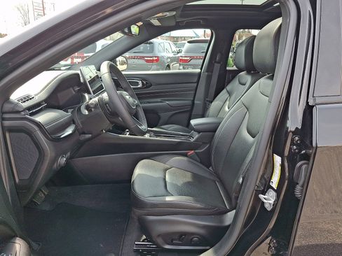 Certified 2024 Jeep Compass Limited w/ High Altitude Package AWD/4WD image 15
