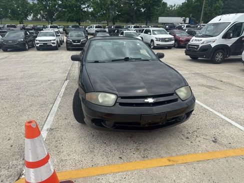 Used 2004 Chevrolet Cavalier Coupe w/ Preferred Equipment Group FWD image 4