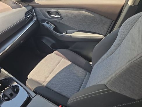Certified 2023 Nissan Rogue SV FWD image 15