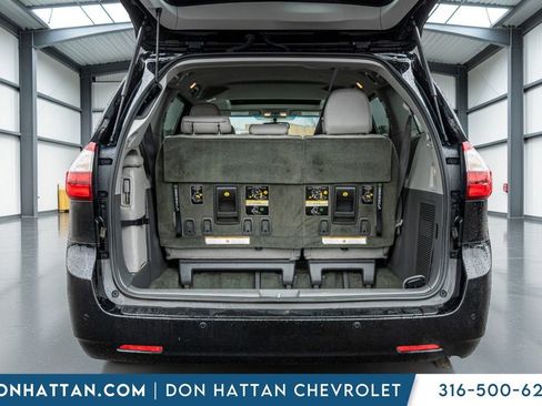 Used 2015 Toyota Sienna XLE w/ XLE Navigation Package image 36