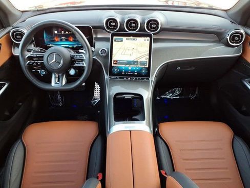 Used 2024 Mercedes-Benz GLC 43 AMG 4MATIC image 4