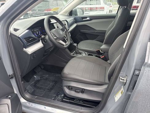 Certified 2023 Volkswagen Taos SE w/ Panoramic Sunroof Package AWD/4WD image 20