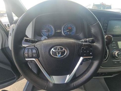 Used 2020 Toyota Sienna XLE FWD image 13