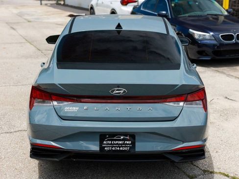 Used 2021 Hyundai Elantra SE FWD image 5