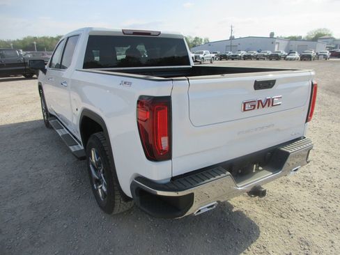 New 2026 GMC Sierra 1500 SLT w/ SLT Premium Package AWD/4WD image 9