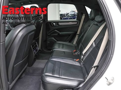 Used 2023 Porsche Cayenne Platinum Edition AWD/4WD image 26