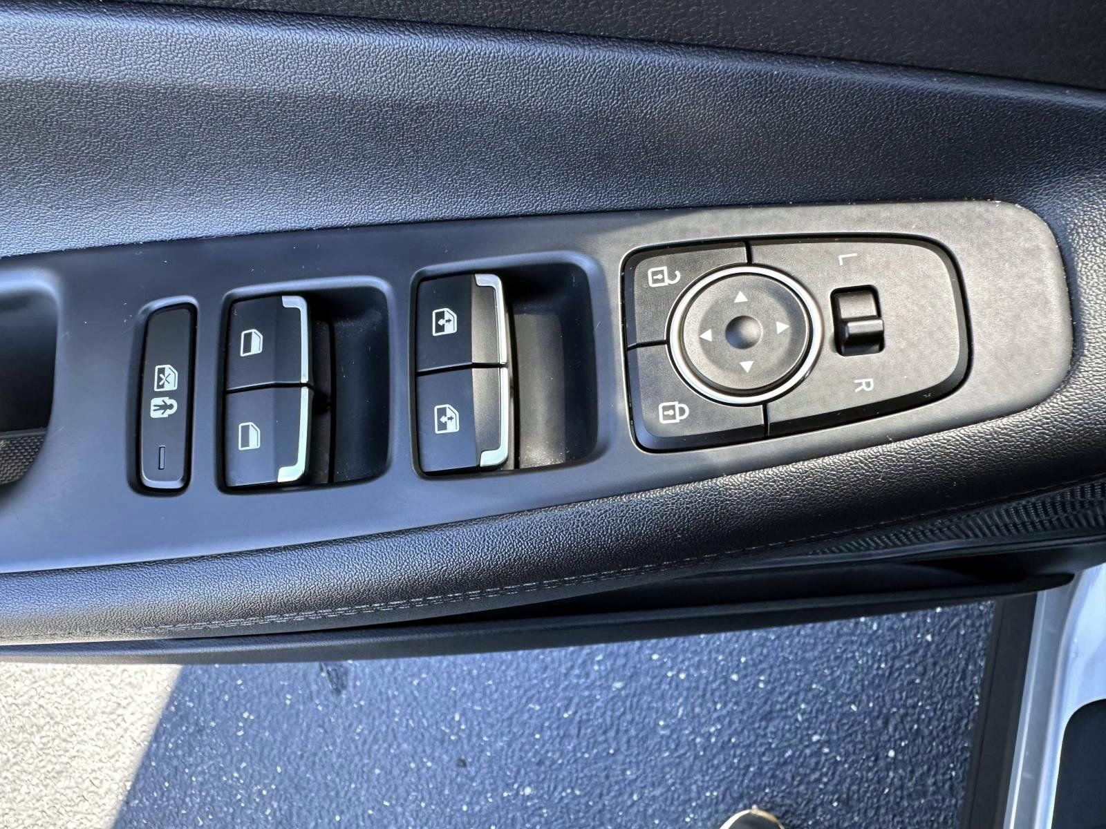 Used 2023 Hyundai Santa Fe SEL AWD/4WD image 9