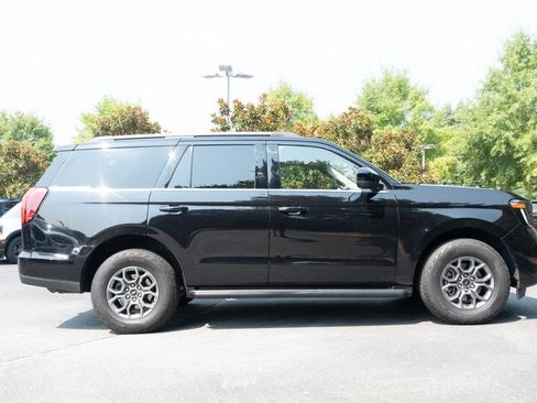 Used 2025 Ford Expedition Active RWD image 19