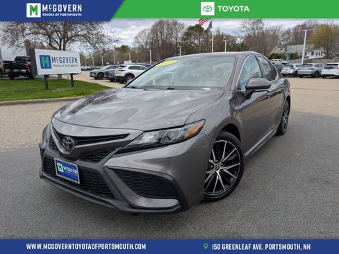 Used 2023 Toyota Camry SE FWD image 1