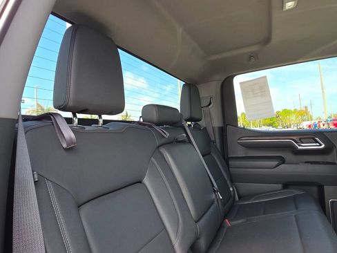 Used 2024 GMC Sierra 1500 SLT image 14