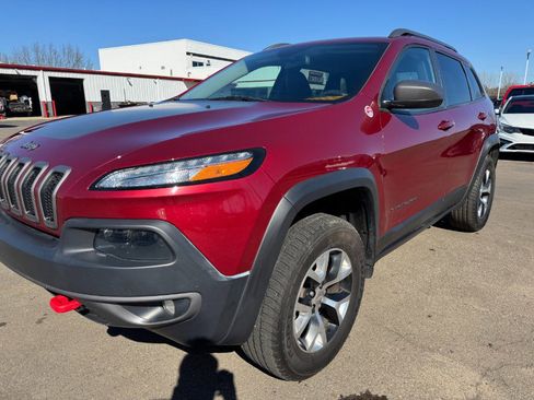 Used 2014 Jeep Cherokee Trailhawk w/ Leather Interior Group image 9