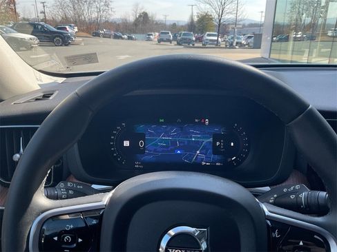 Certified 2023 Volvo XC60 B5 Plus image 18