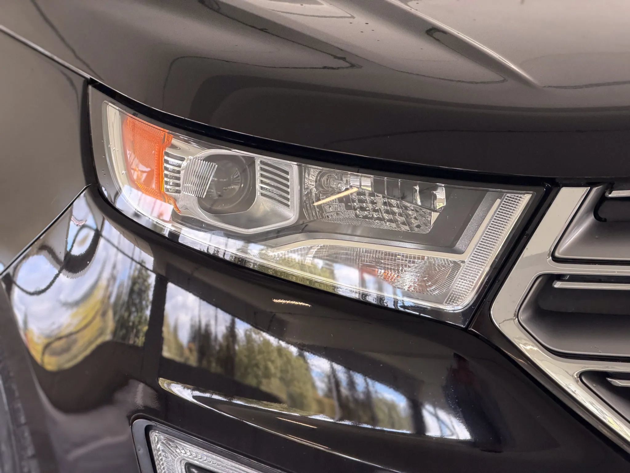 Used 2017 Ford Edge Titanium w/ Equipment Group 302A AWD/4WD image 10