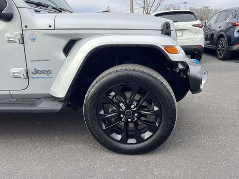 Used 2024 Jeep Wrangler Unlimited Sahara w/ Safety Group AWD/4WD image 6