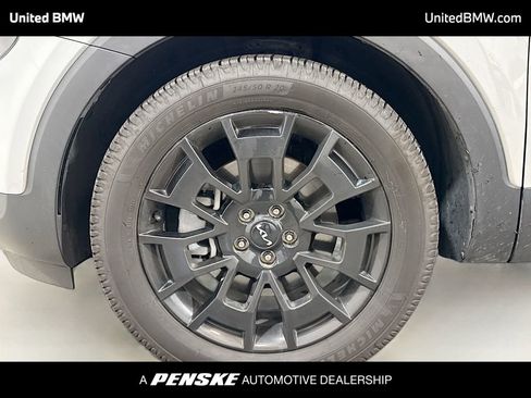 Used 2022 Kia Telluride SX w/ SX Prestige Package image 2