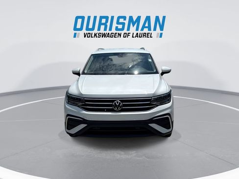 Used 2023 Volkswagen Tiguan SE FWD image 3