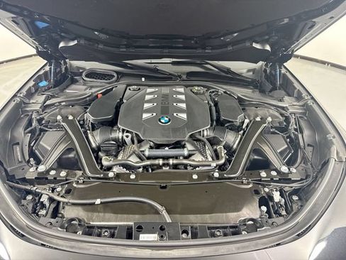 Used 2024 BMW 760i xDrive w/ Premium Package AWD/4WD image 27