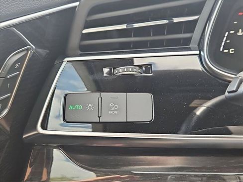 Used 2025 Audi Q7 3.0T Premium Plus AWD/4WD image 22