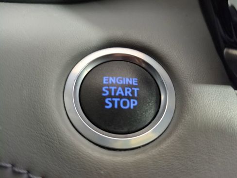 Used 2021 Toyota Highlander Limited image 38