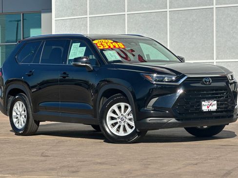 Certified 2025 Toyota Grand Highlander AWD image 2