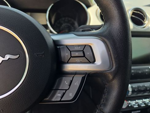 Used 2017 Ford Mustang GT RWD image 20