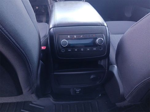 Used 2016 Chevrolet Traverse LT image 24