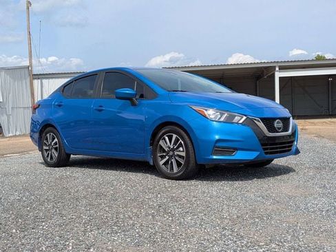 Used 2022 Nissan Versa SV w/ Trunk Package FWD image 2