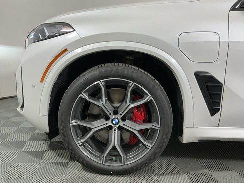 New 2026 BMW X5 xDrive50e image 5
