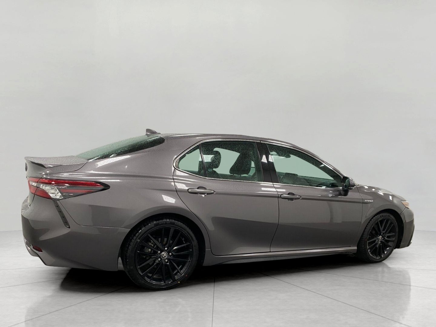 Used 2021 Toyota Camry XSE w/ Navigation Upgrade Package FWD image 3